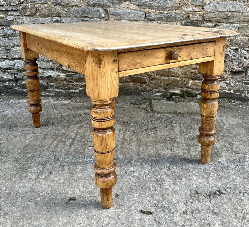 ​Victorian Pine Farmhouse Table