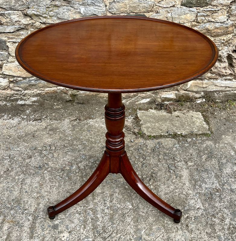 ​Georgian Mahogany Tilt Top Occasional Table