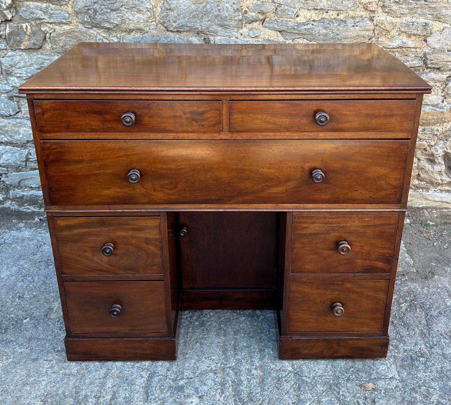 Victorian Mahogany Kneehole Dressing Table