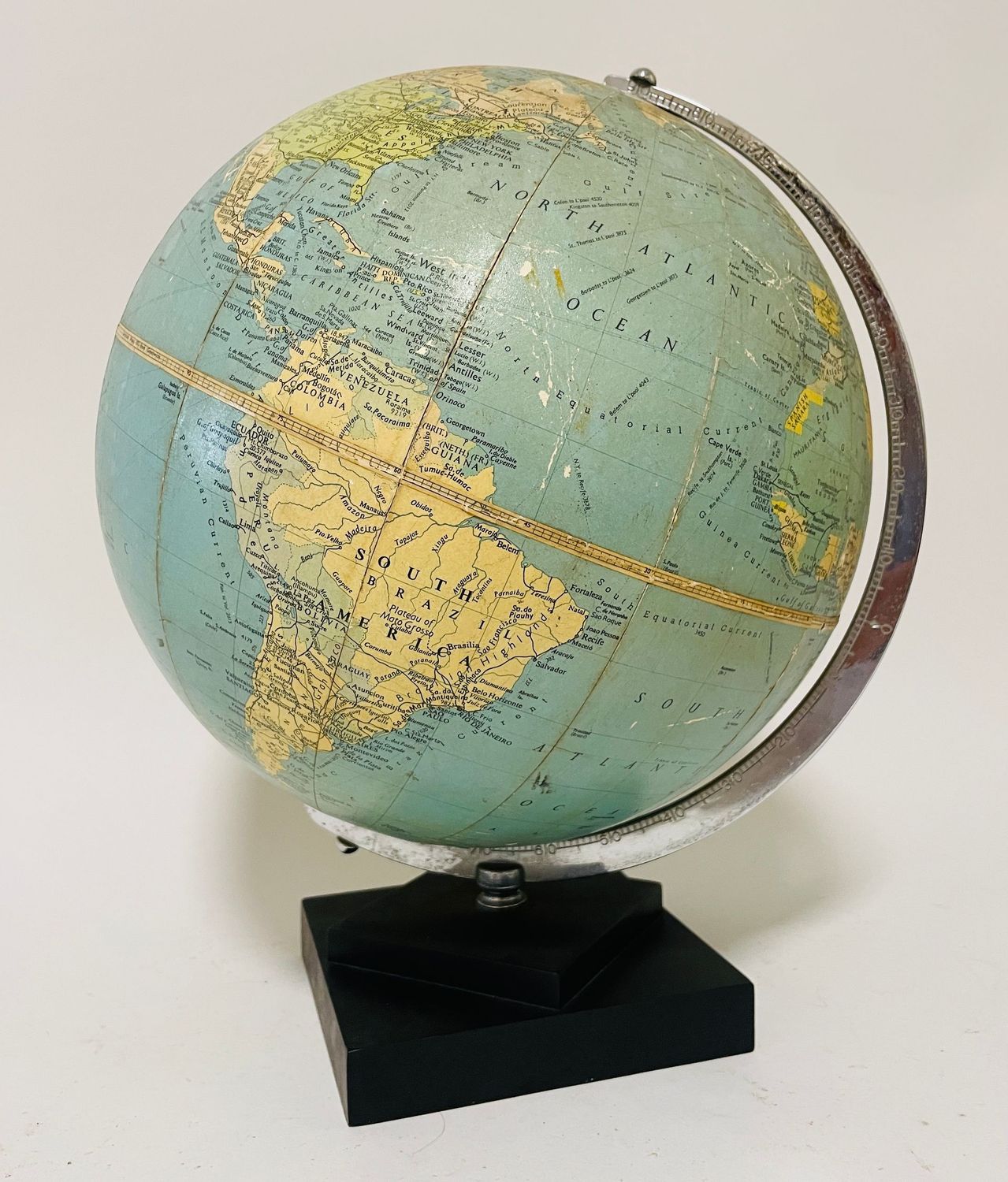 Vintage 1959 Philips Challenge Globe