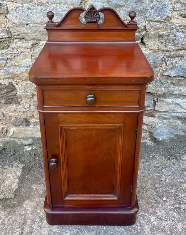 Victorian Mahogany Bedside Cabinet