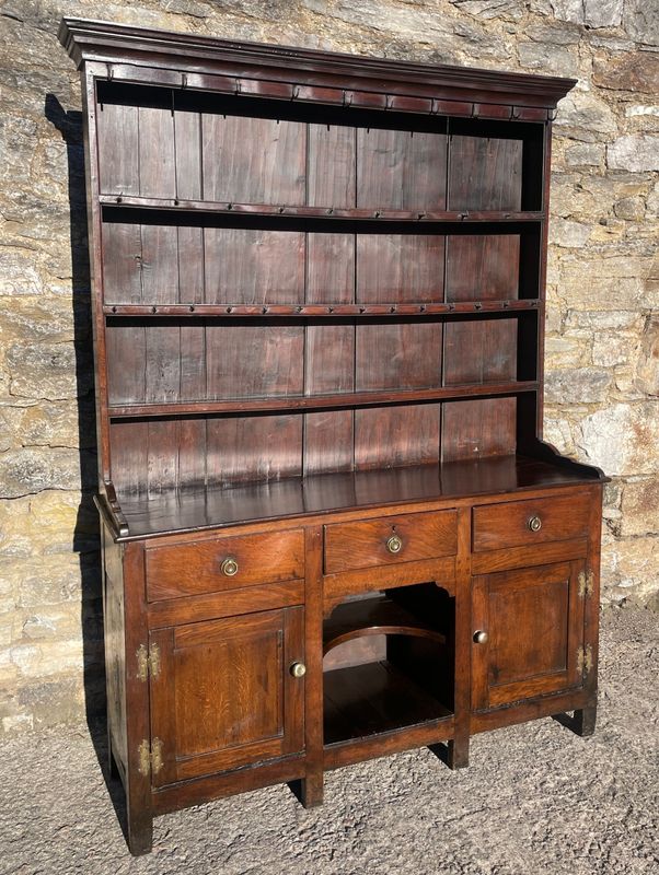 ​Georgian Oak Dog Kennel Dresser