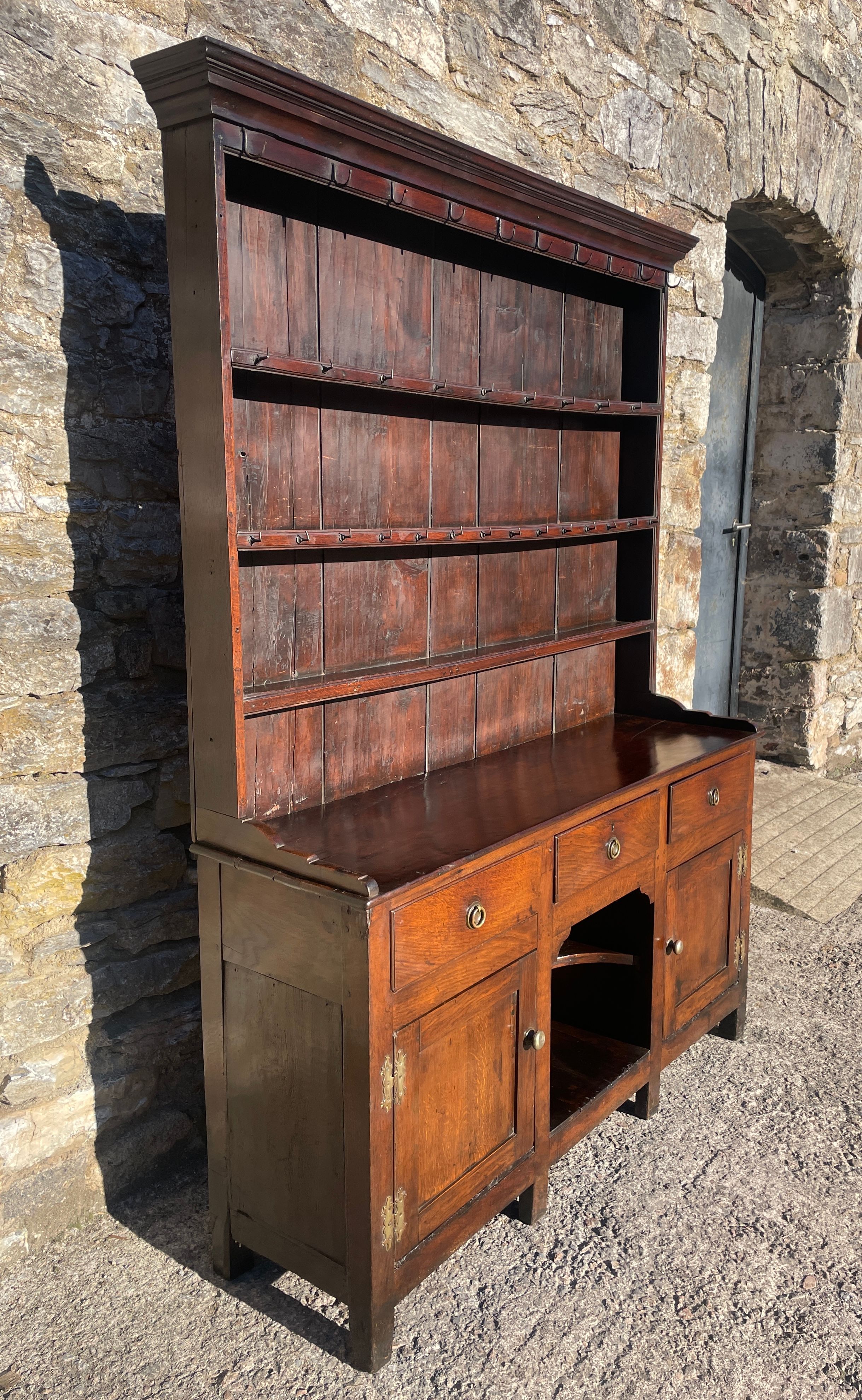 ​Georgian Oak Dog Kennel Dresser