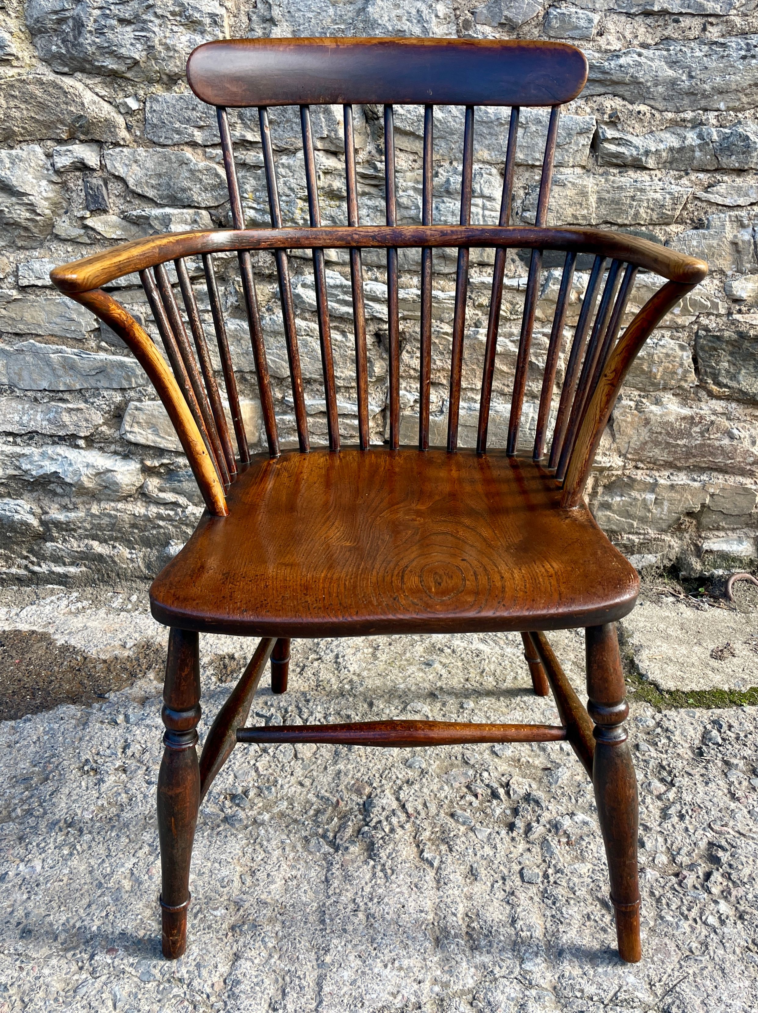 Early Victorian Elm Seated Comb Back Windsor Chair