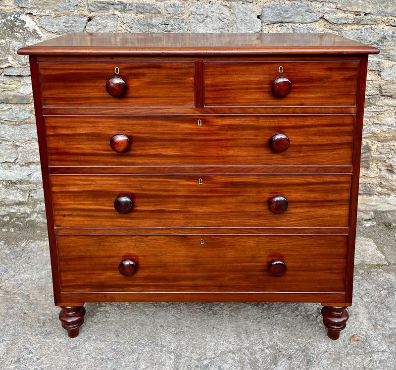 Victorian Mahogany Chest of Drawers