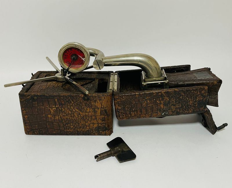 Peter Pan Portable Picnic Gramophone