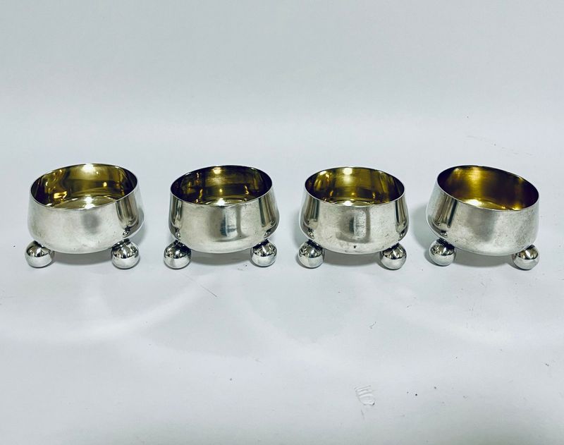 Set of 4 Victorian Exeter Silver Salts