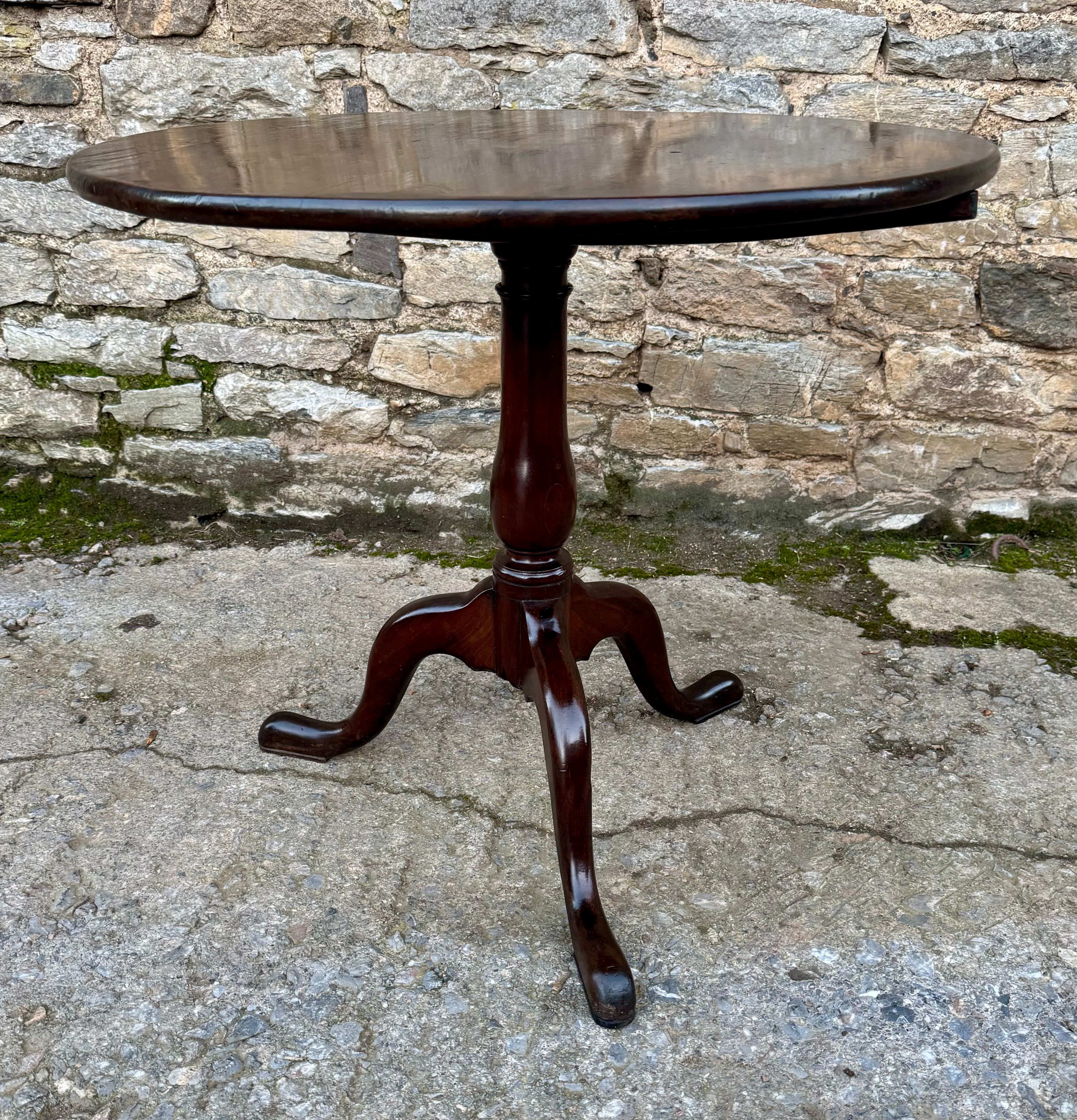 Georgian Mahogany Occasional Tilt Top Table