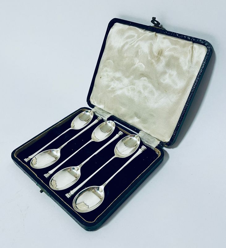 Set of 6 Antique Seal Top Spoons in Box