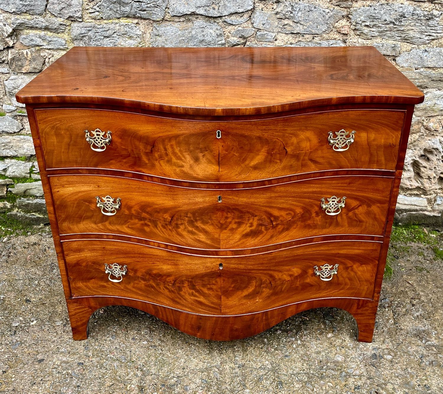 George III Serpentine Mahogany Chest of Drawers George III Serpentine Mahogany Chest of Drawers