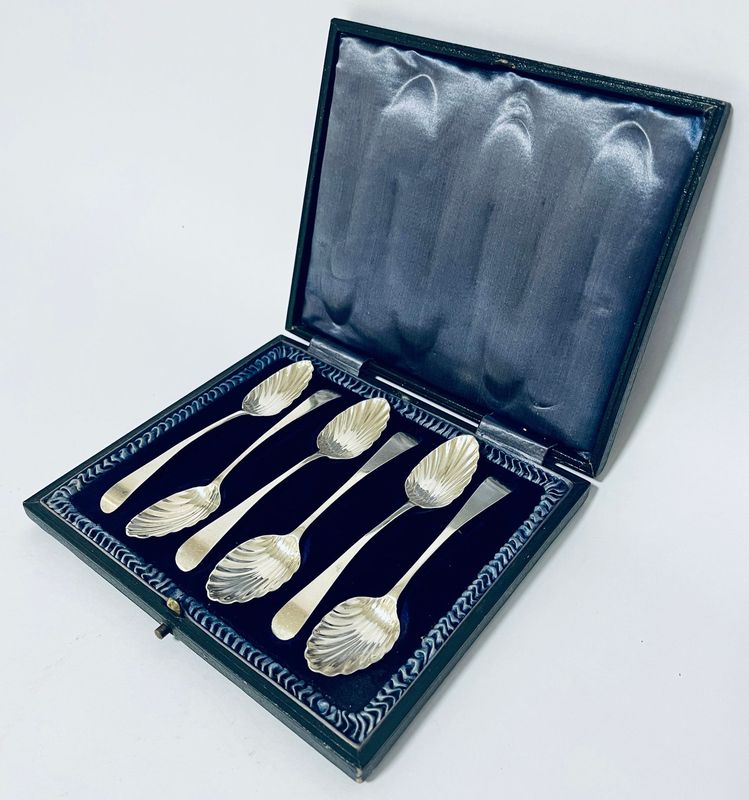 Set of 6 Georgian Silver Spoons