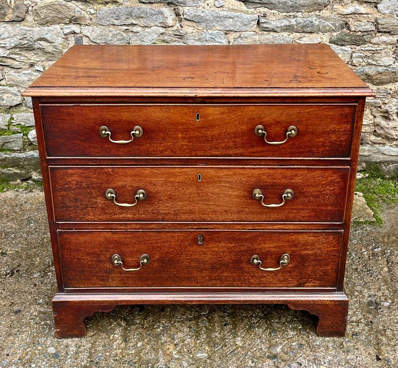 Small Georgian Mahogany Chest of Drawers