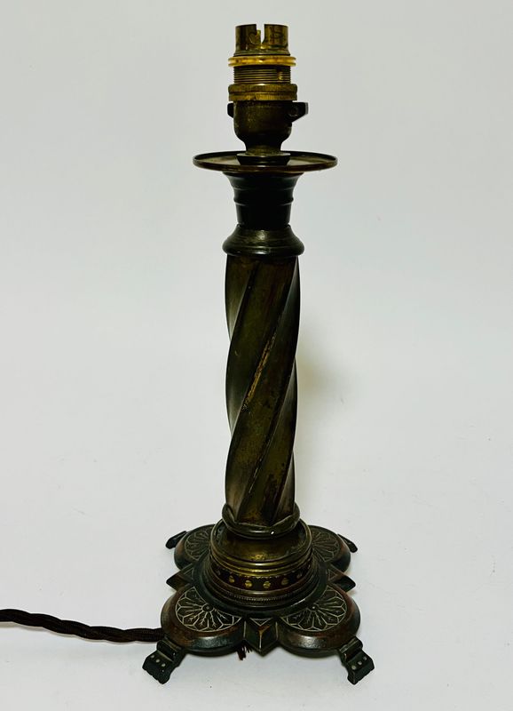 Antique Gothic Style Table Lamp