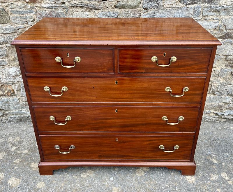Georgian Mahogany Chest of Drawers
