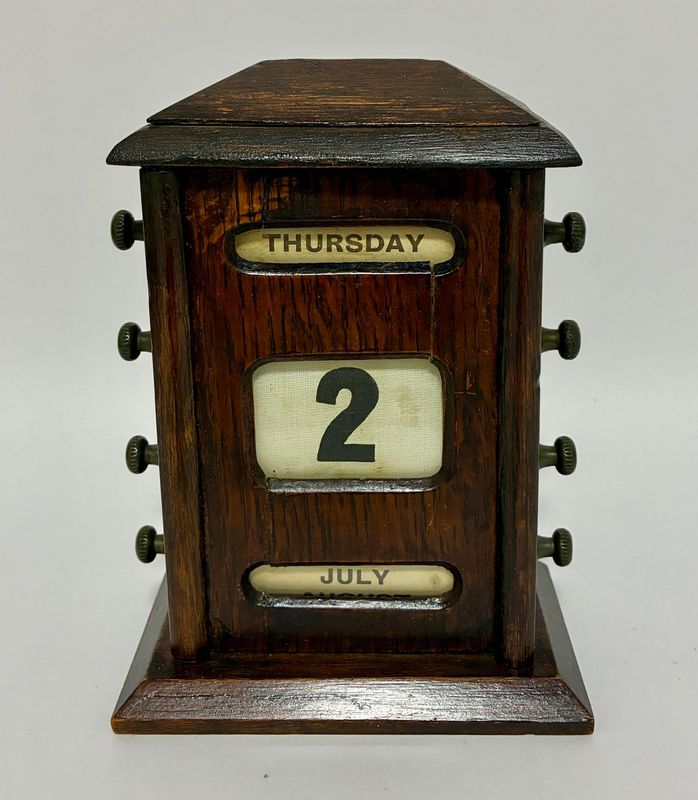 Edwardian Oak Perpetual Desk Calendar