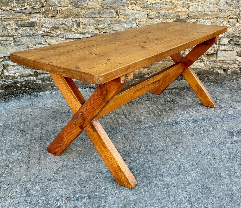 ​Pine Tavern Style X-Frame Table