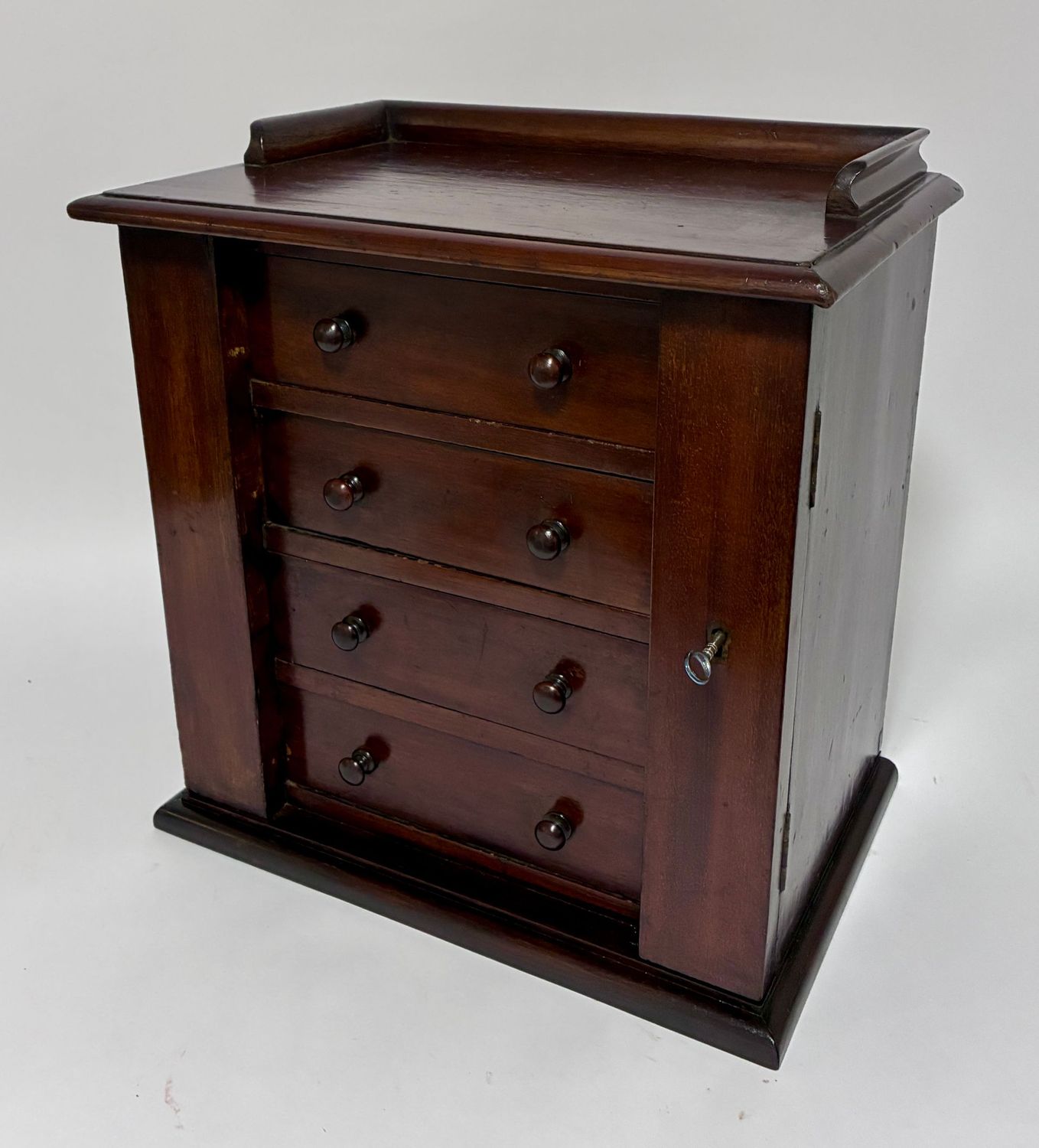 Victorian Mahogany Tabletop Wellington