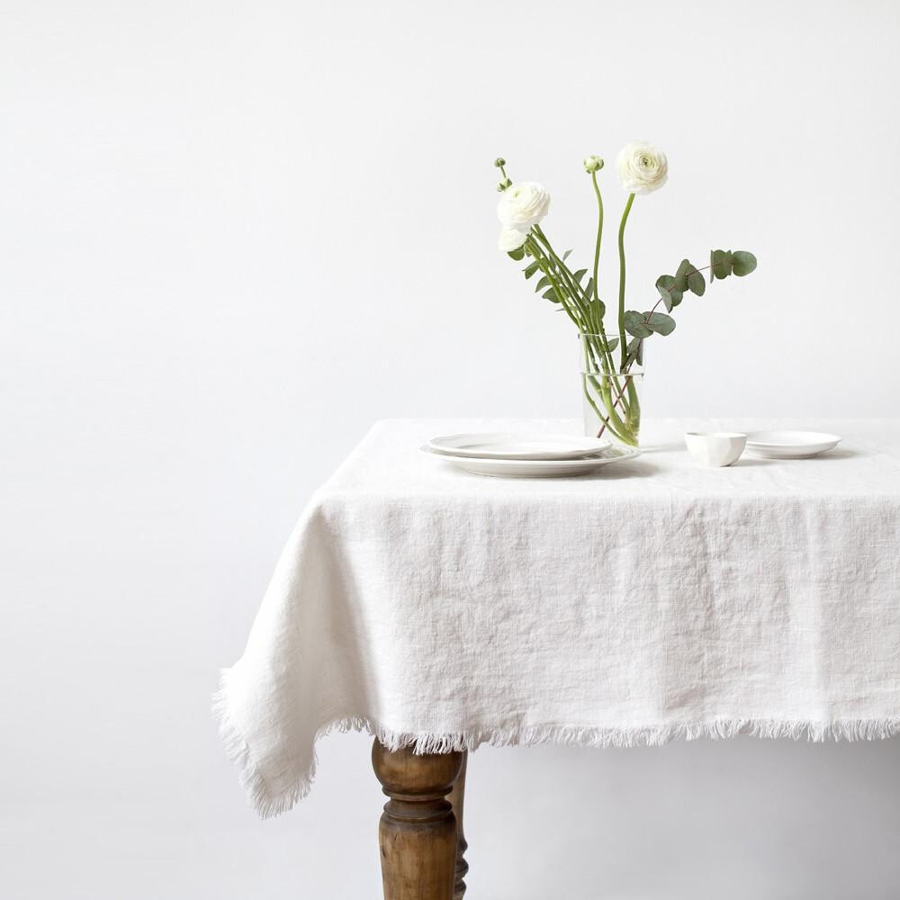 WHITE LINEN Tischdecke mit Fransen