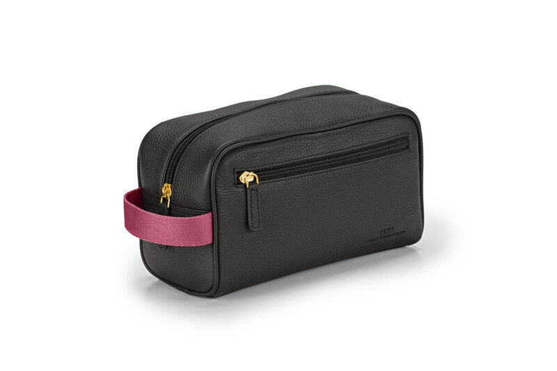 WASCHTASCHE genarbtes Leder schwarz-beere-silber WASCHTASCHE genarbtes Leder schwarz-beere-silber