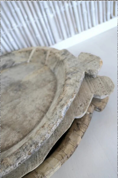 WOODEN TRAY. Natural WOODEN TRAY. Natural