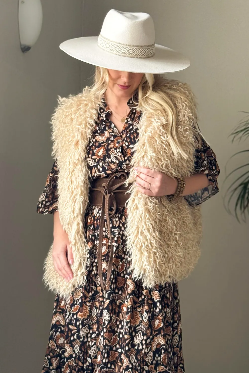 COOLIO Faux Fur Vest, off white