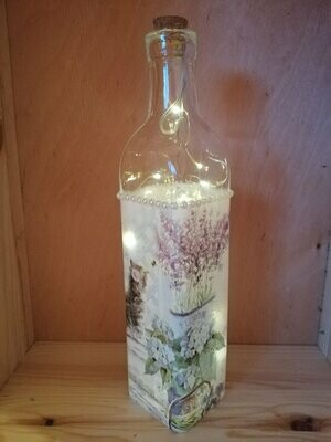 Flasche im sommerlichen Style mit Lichterkette