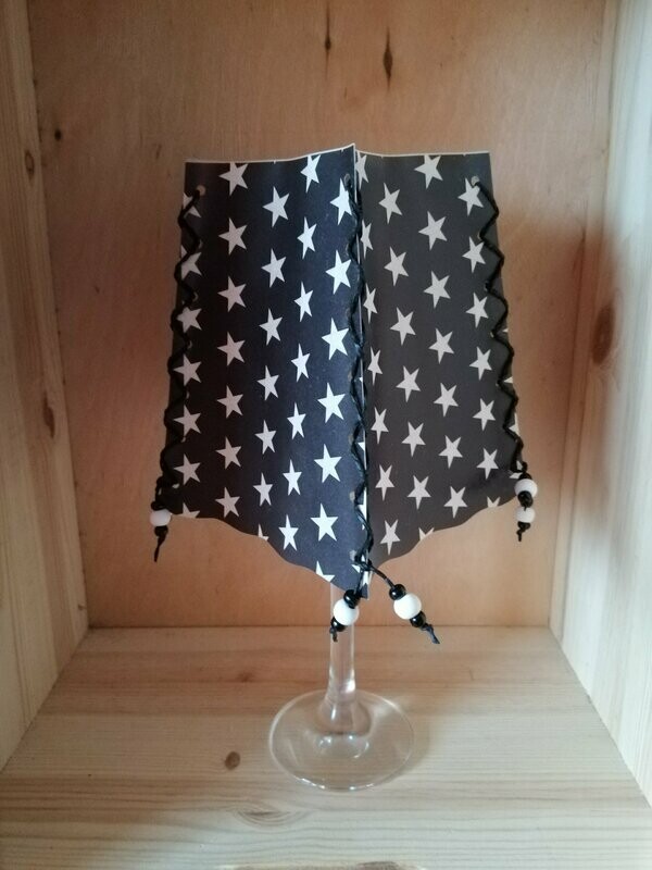 Windlicht-Papier 4-seitig für Rotweinglas/Bordauxglas Schwarz mit weißen Sternen