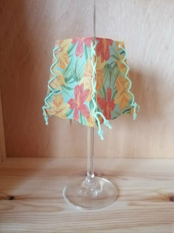 Windlicht Papier 4-seitig für Likörglas
bunte Blumen/grün
