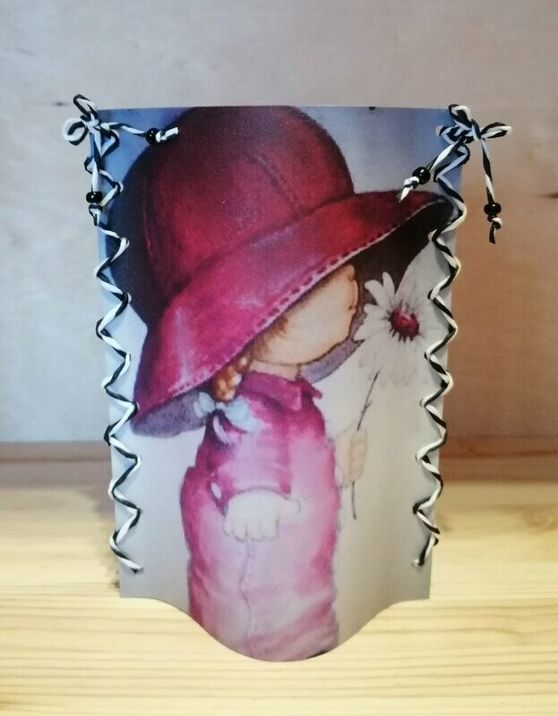 Windlicht-Papier-Mini
Mädchen mit gr. Hut