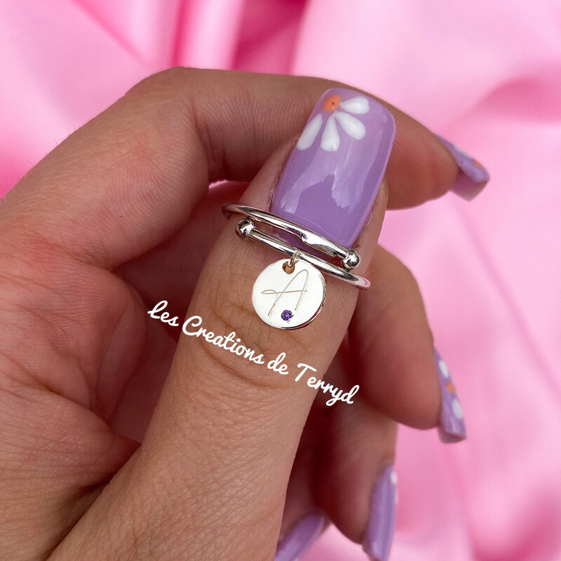 Anello piercing con ciondolo tondo