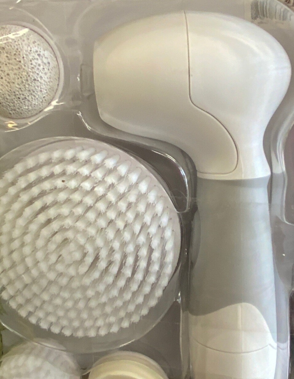 TRCompare Cleansing Brush 4 in 1 Multifunctional Facial Cleanser with 4 Brush Heads Skin Beauty Tools Care Pore Cleaning Brush Massager Gentle Exfoliation