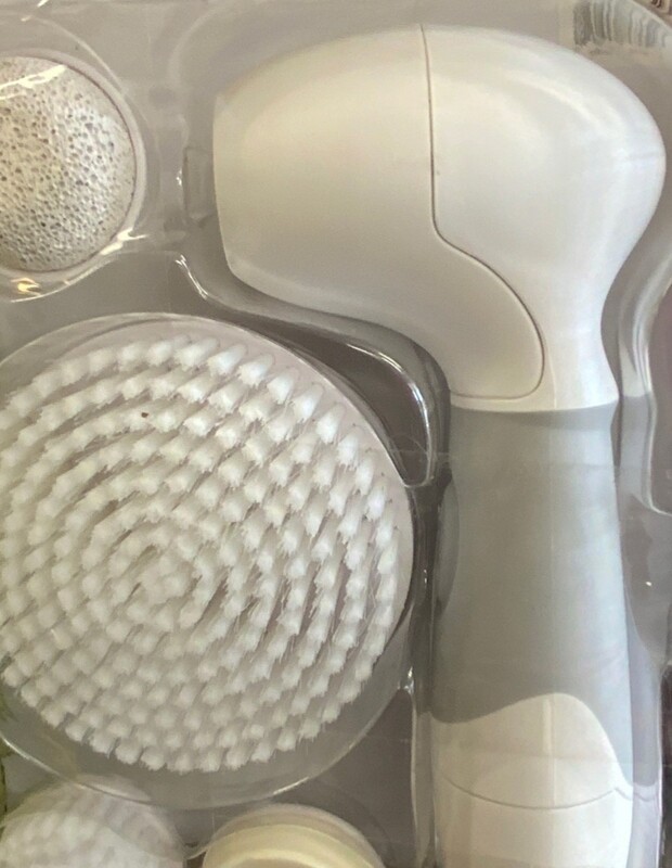 TRCompare Cleansing Brush 4 in 1 Multifunctional Facial Cleanser with 4 Brush Heads Skin Beauty Tools Care Pore Cleaning Brush Massager Gentle Exfoliation
