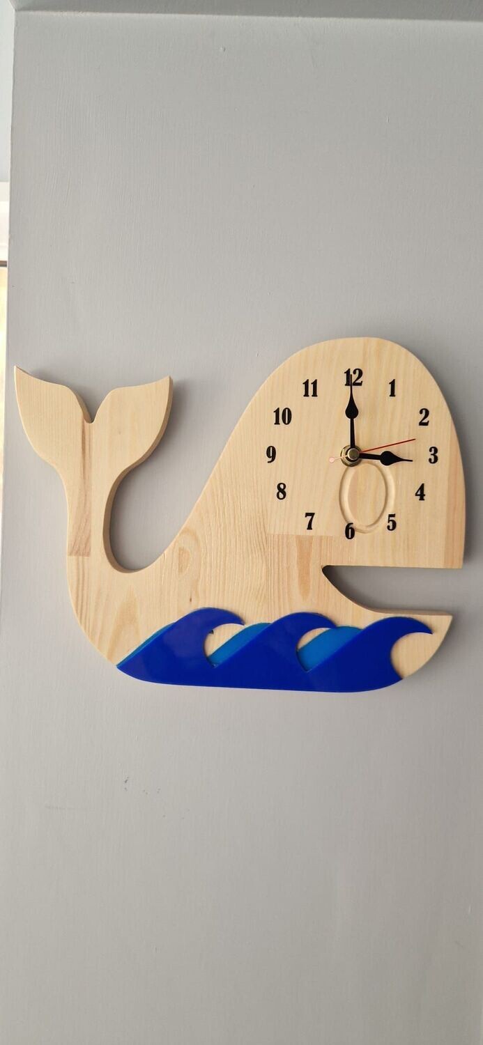 Winnie Whale Wave Clock