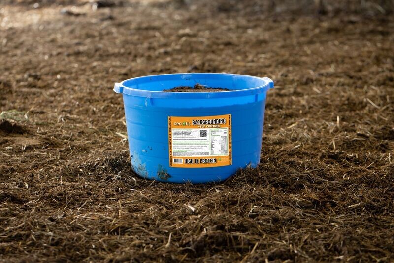 BENEFIT BACKGROUNDING + FLY CONTROL TUB - BULK
