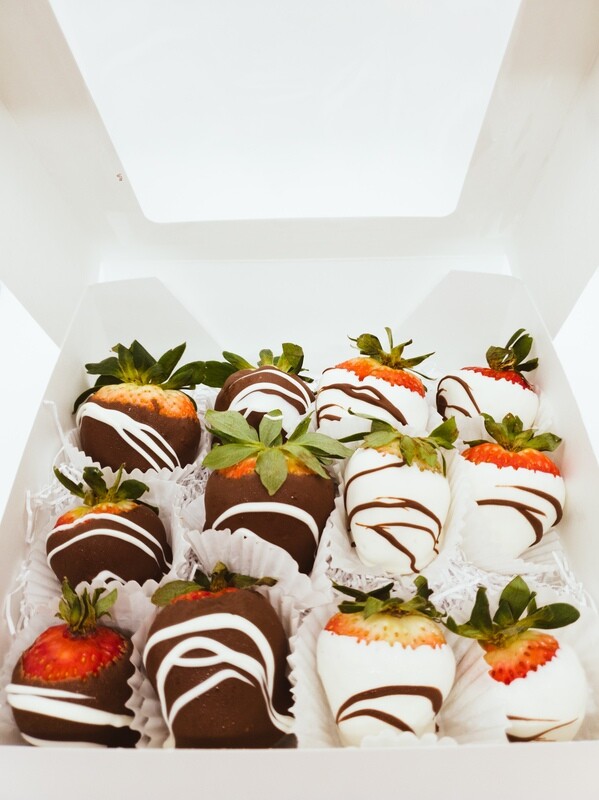 Box of 12 Milk Chocolate and White Chocolate Dipped Strawberries