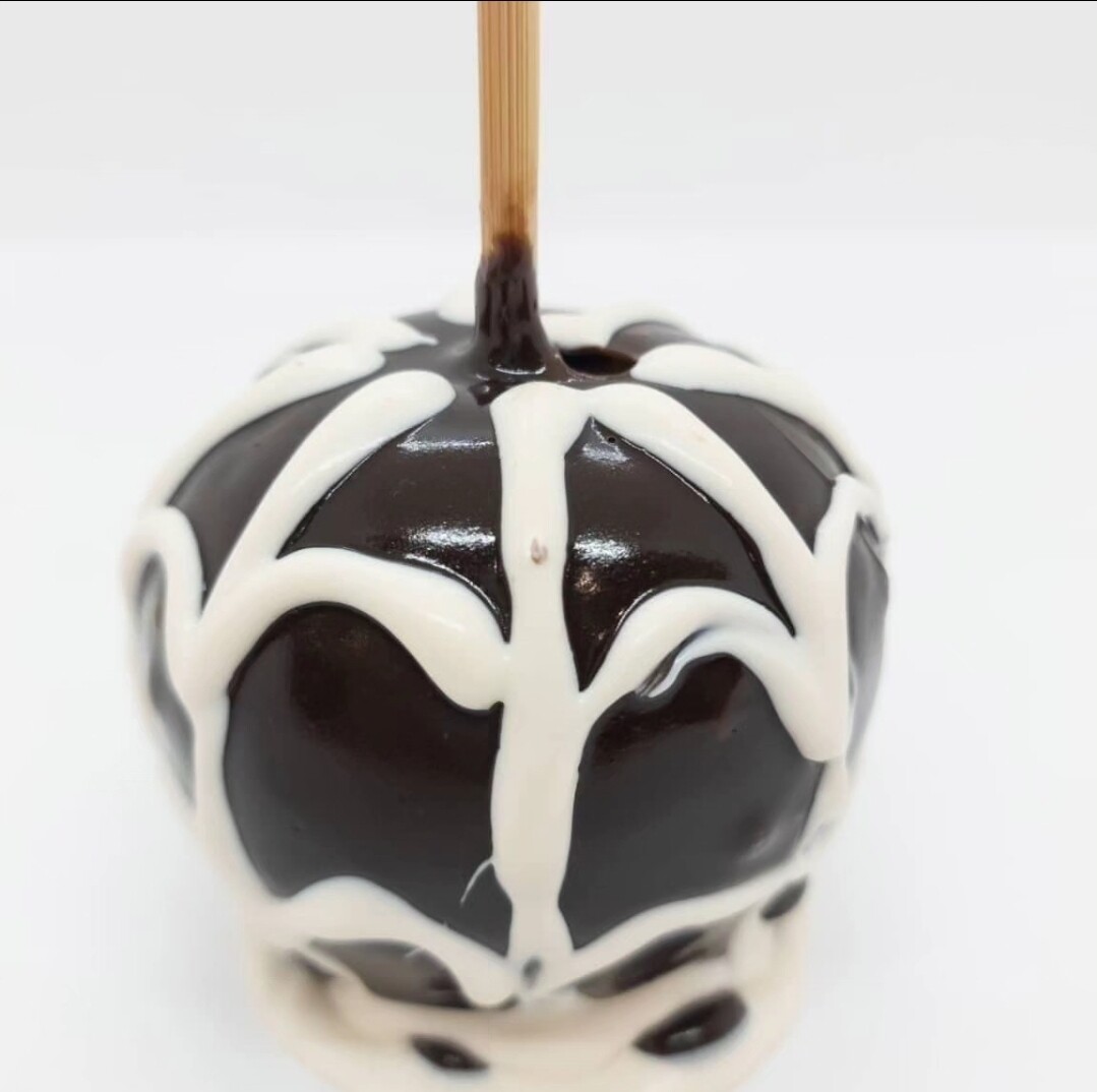 Root Beer Float (Available October 21st-31st)