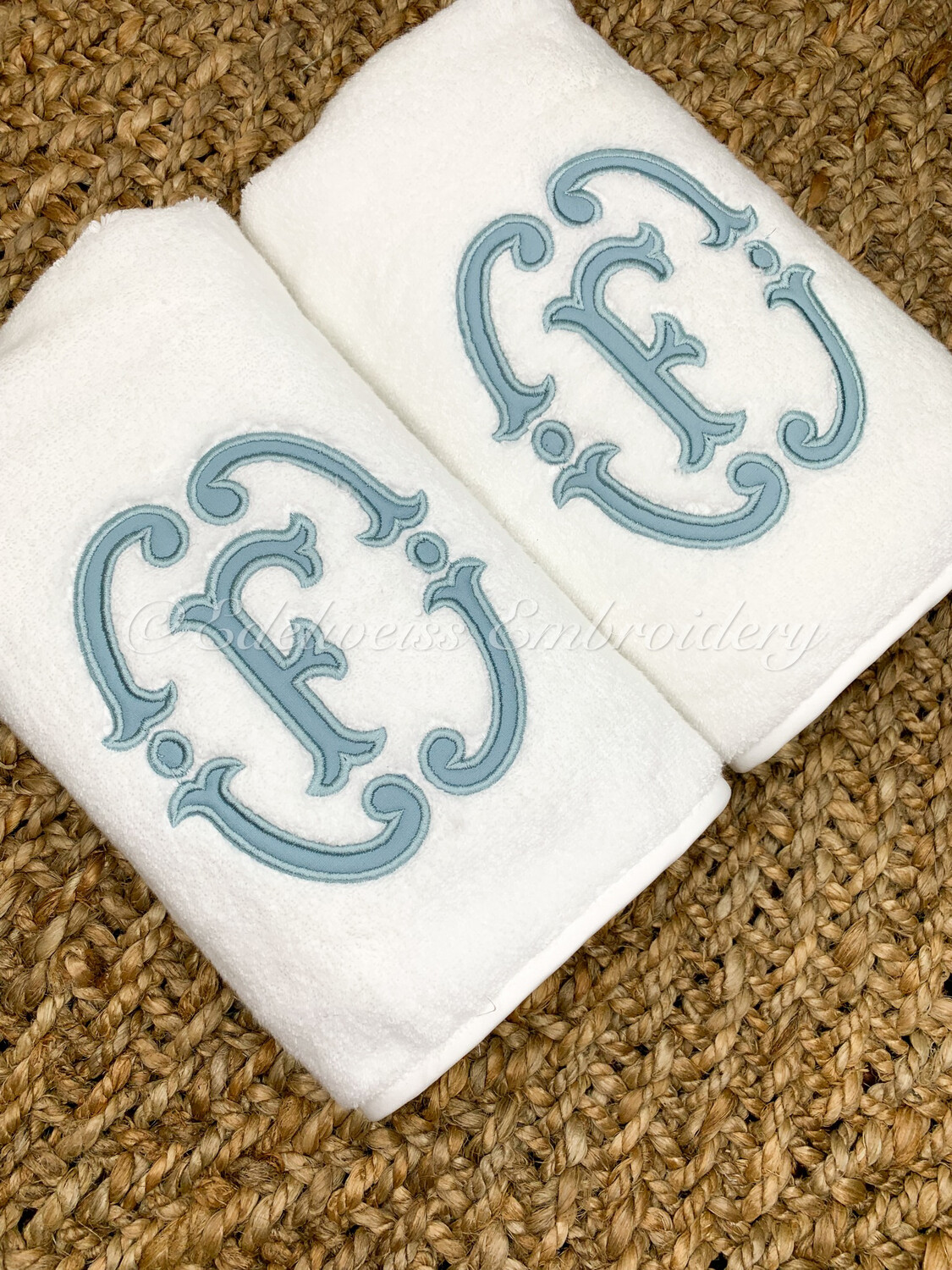 Elizabeth Appliqué Border With Fishtail Monogram Letter