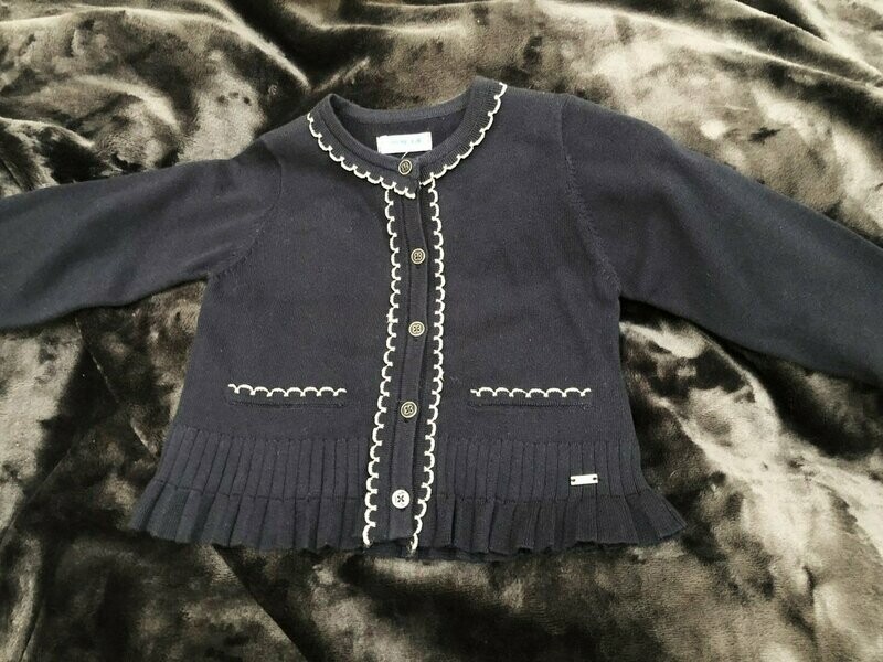 Gilet en maille marine + détails en or