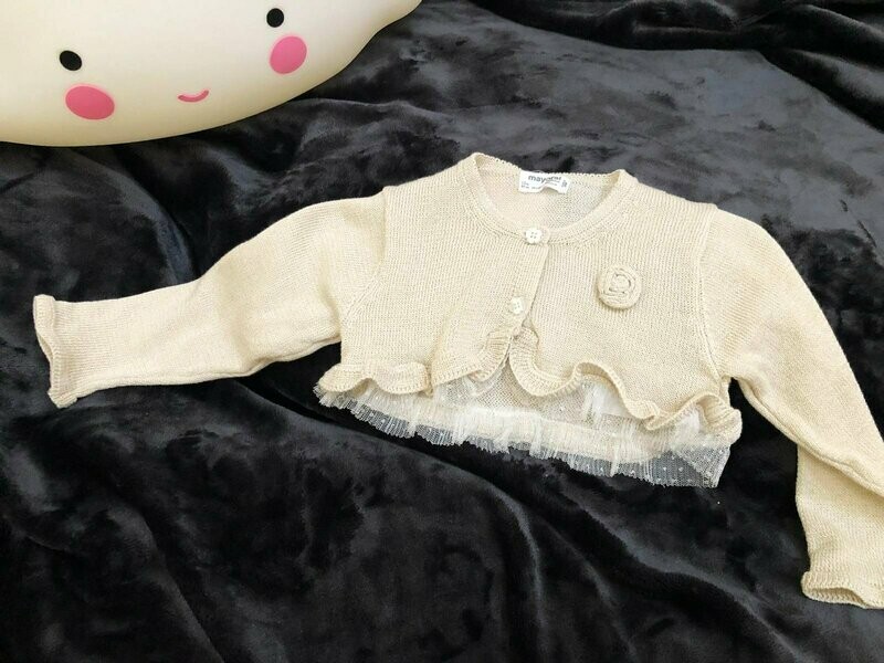 Gilet en maille court beige + petite dentelle en bas