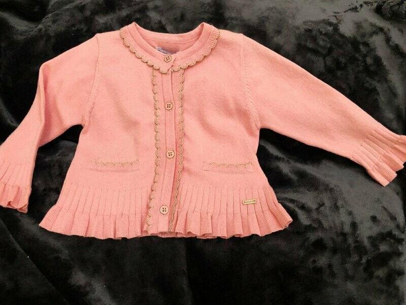 Gilet en maille rose + broderies or