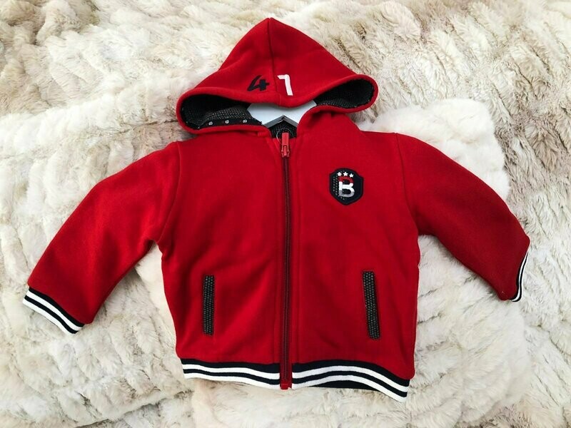 Veste rouge à capuche "41"
