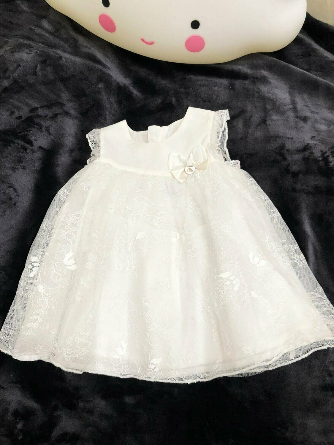 Robe dentelle blanc cassé avec petit noeud