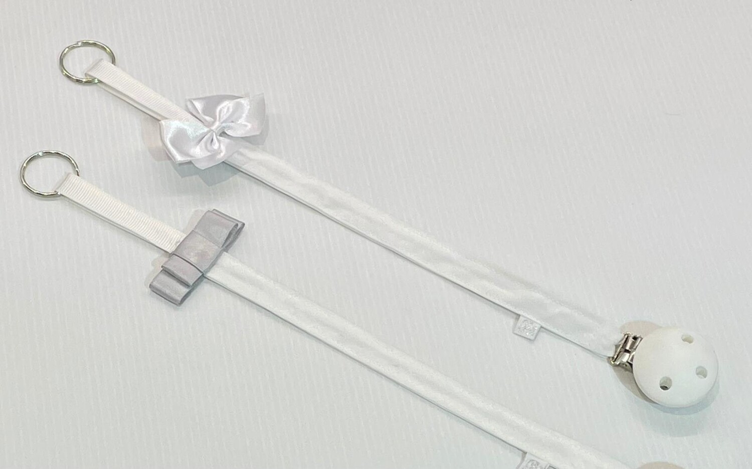 Attache tétine "SATIN"