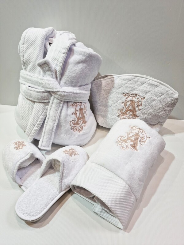 Corbeille éponges blanches / initiale rose gold
