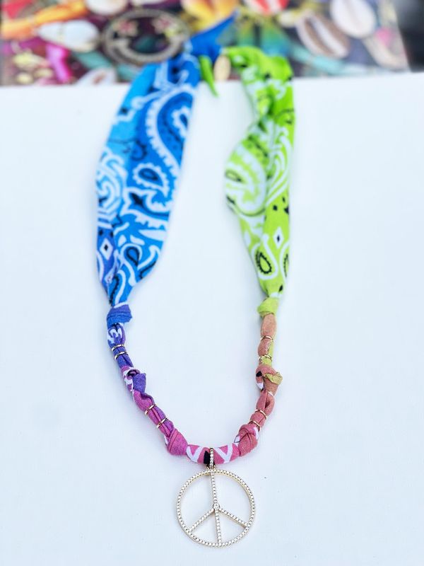 Collier "PEACE"