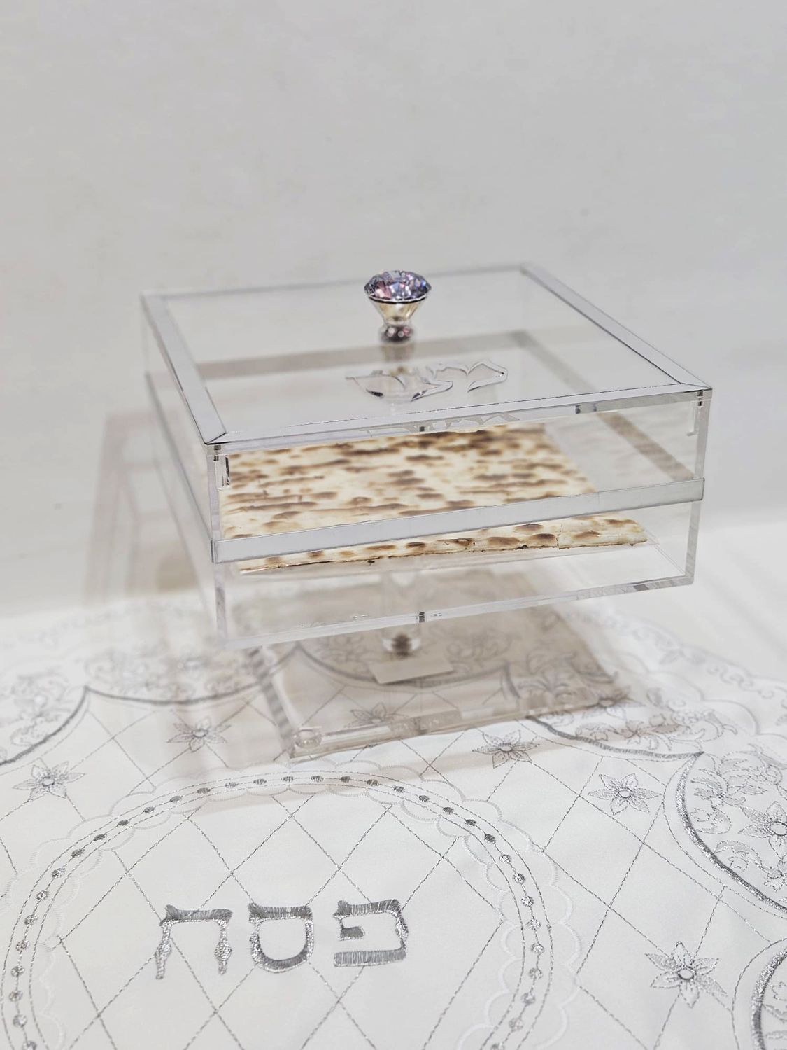 Boîte à matza sur pied "ARGENT"
