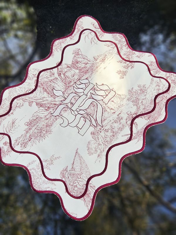 Couvre pain festonné "TOILE D JOUY ROUGE"
