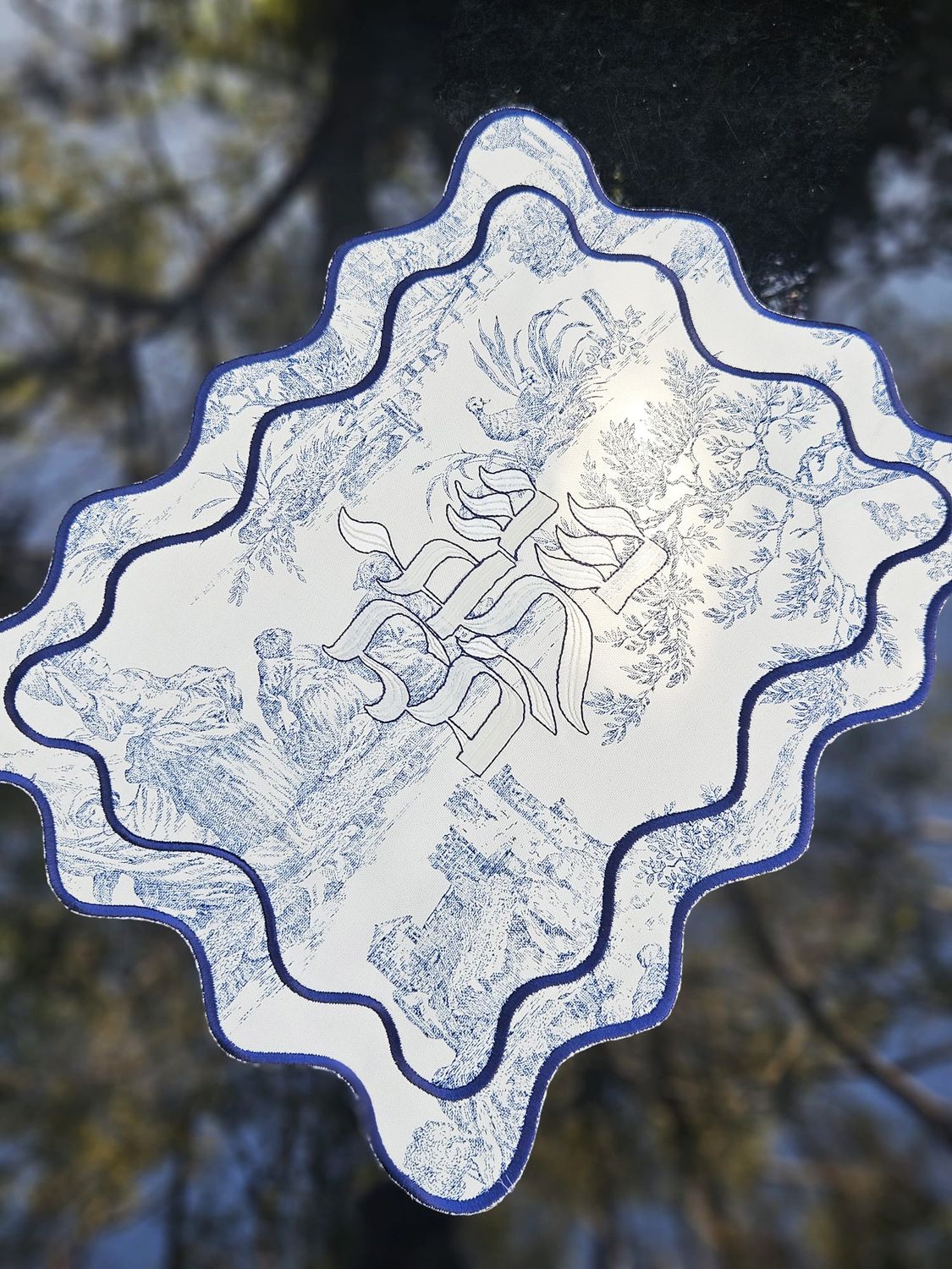 Couvre pain festonné "TOILE D JOUY BLEUE"
