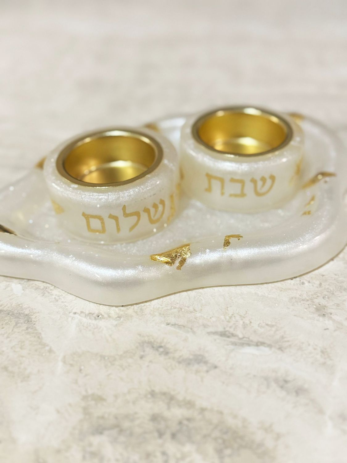 Bougeoirs en résine "BLANC/DORÉ"