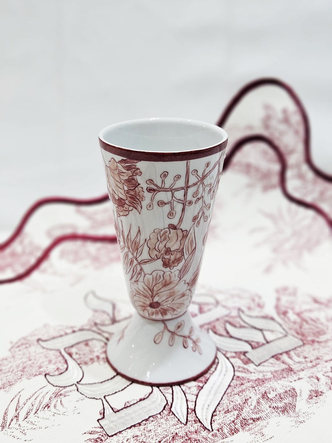 Verre de kiddouch Verre de kiddouch "TOILE DE JOUY ROUGE"